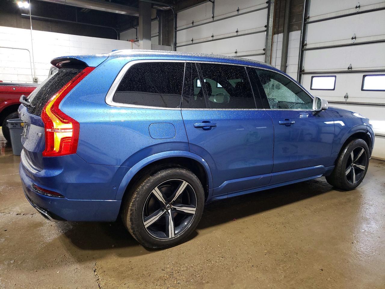 2017 VOLVO XC90