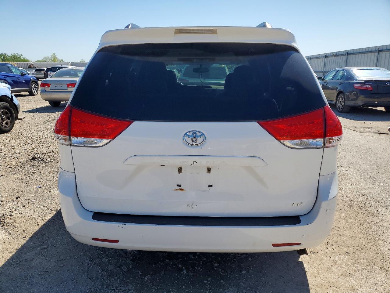 2014 TOYOTA SIENNA