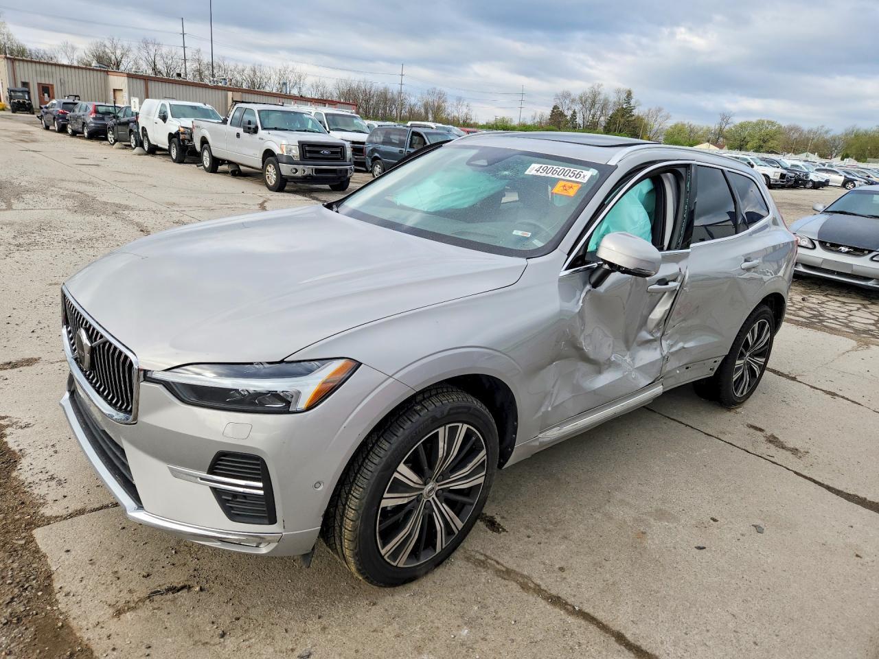 2022 VOLVO XC60