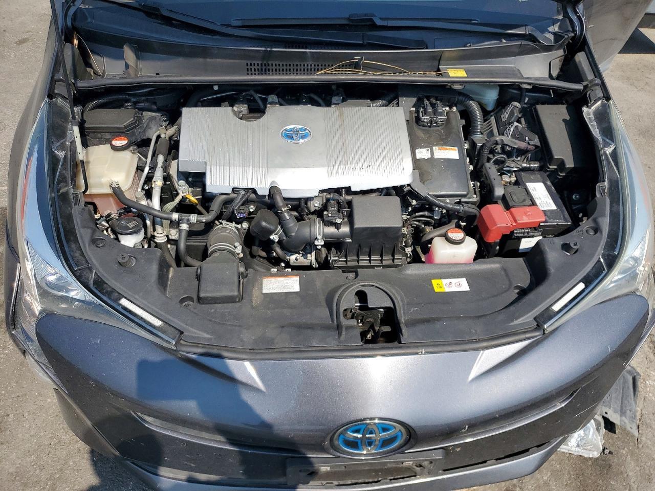 2016 TOYOTA PRIUS