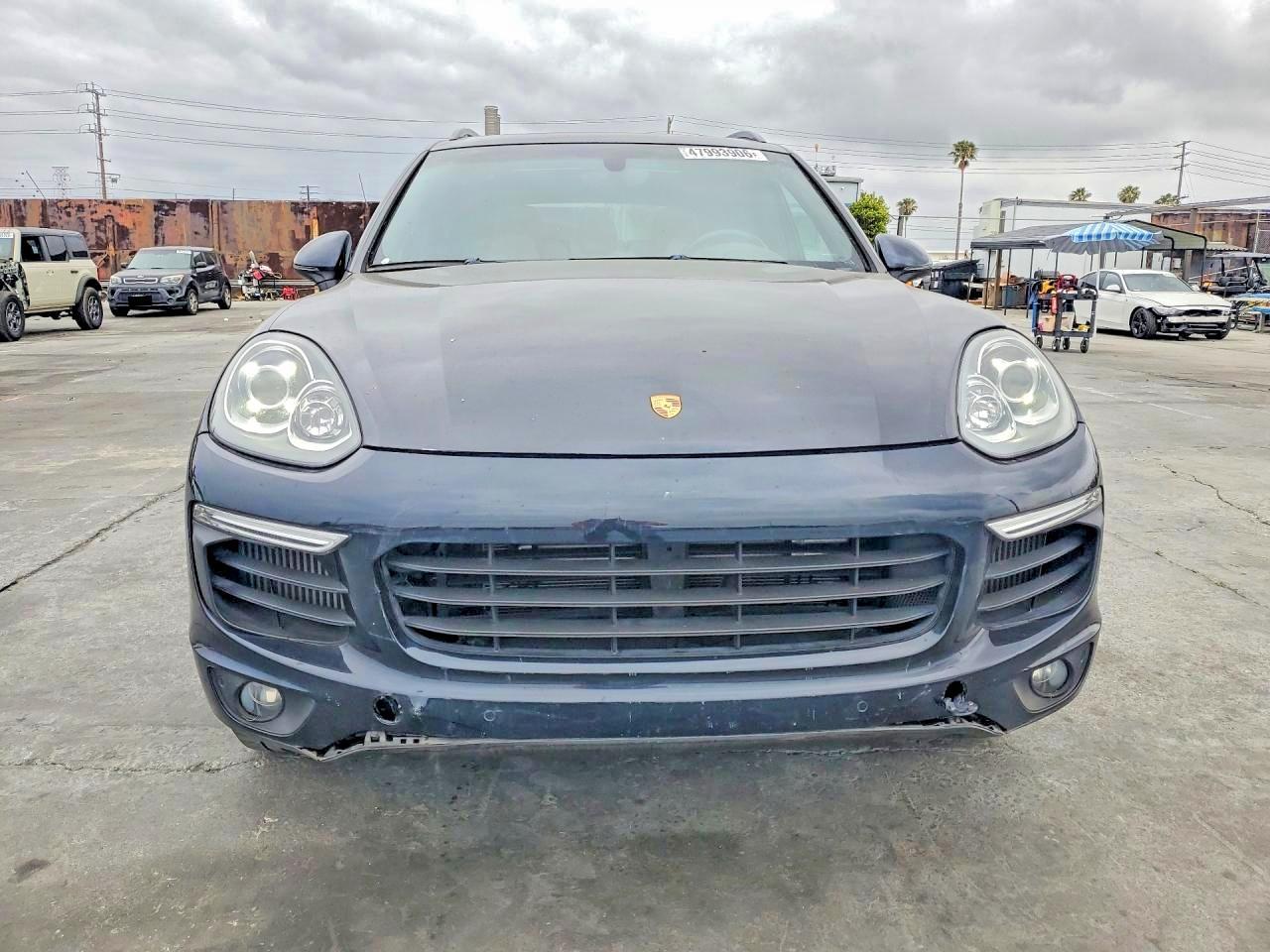 2017 PORSCHE CAYENNE