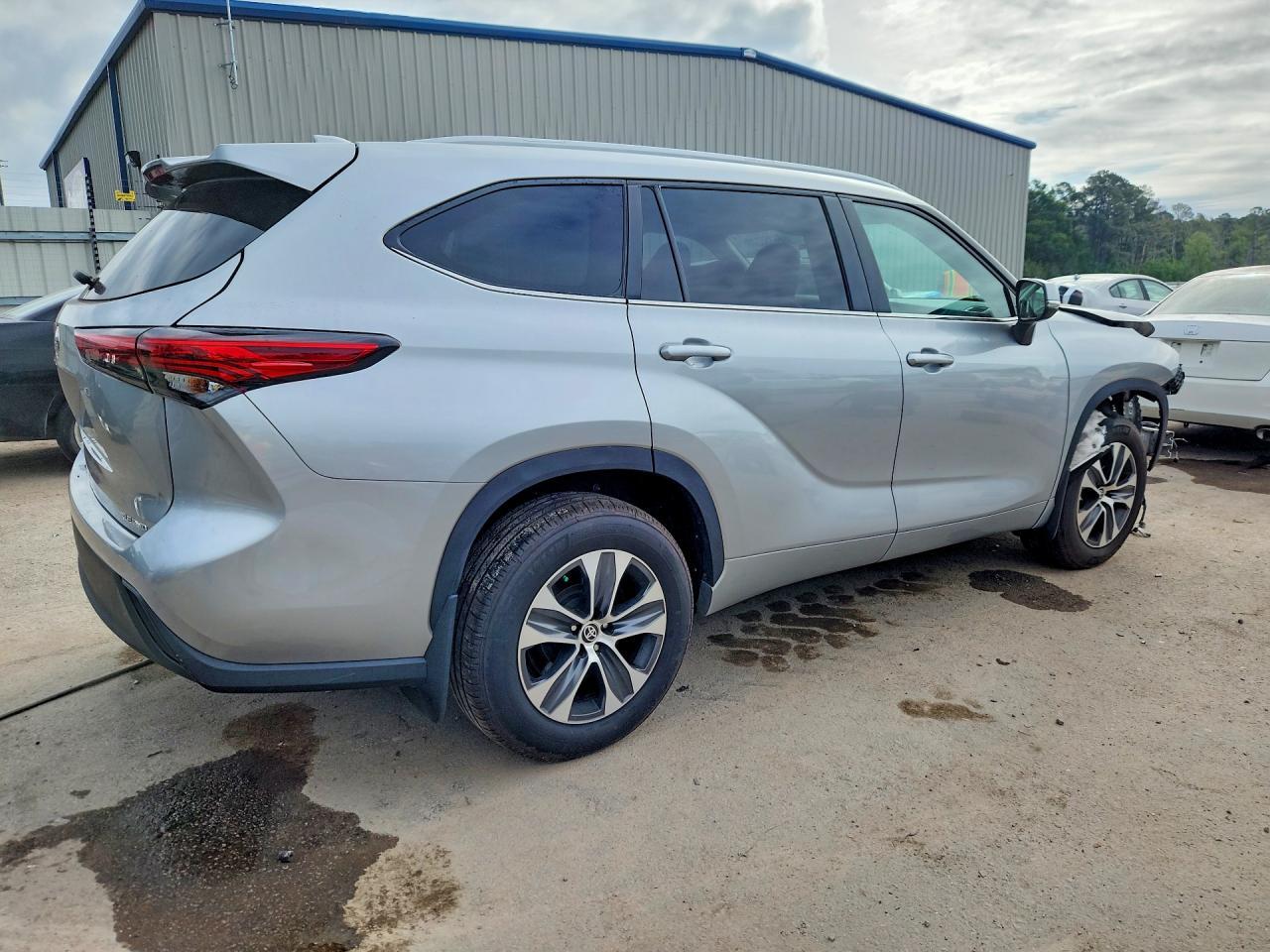 2023 TOYOTA HIGHLANDER