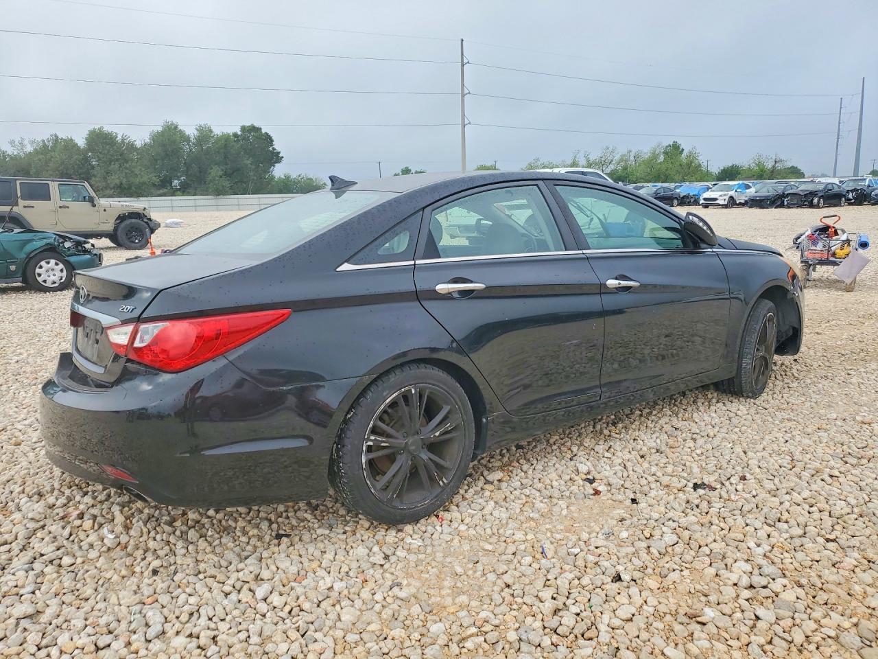 2011 HYUNDAI SONATA