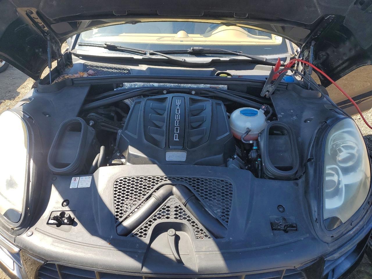 2015 PORSCHE Macan