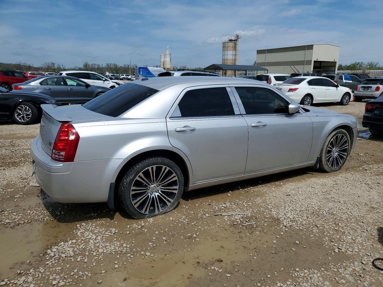 2010 CHRYSLER 300