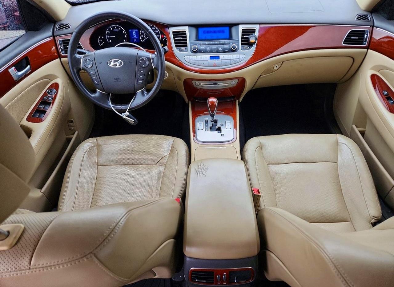 2013 HYUNDAI GENESIS