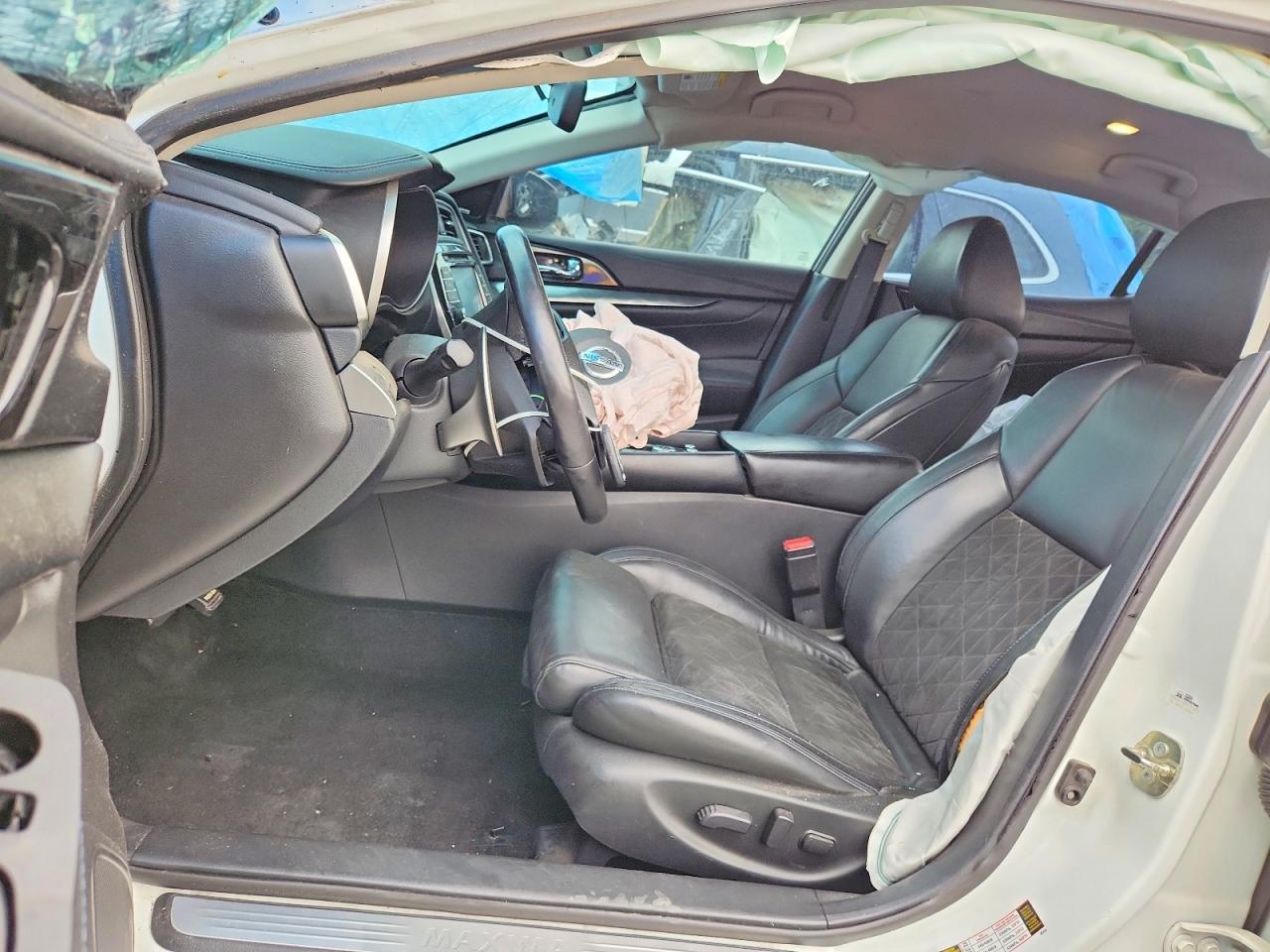 2017 NISSAN Maxima