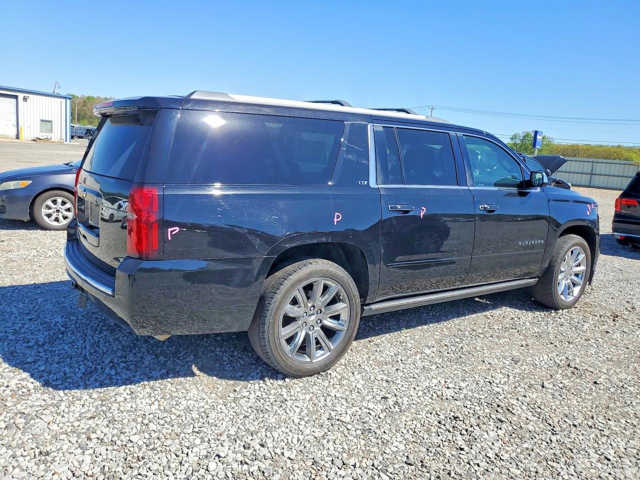 2016 CHEVROLET Suburban