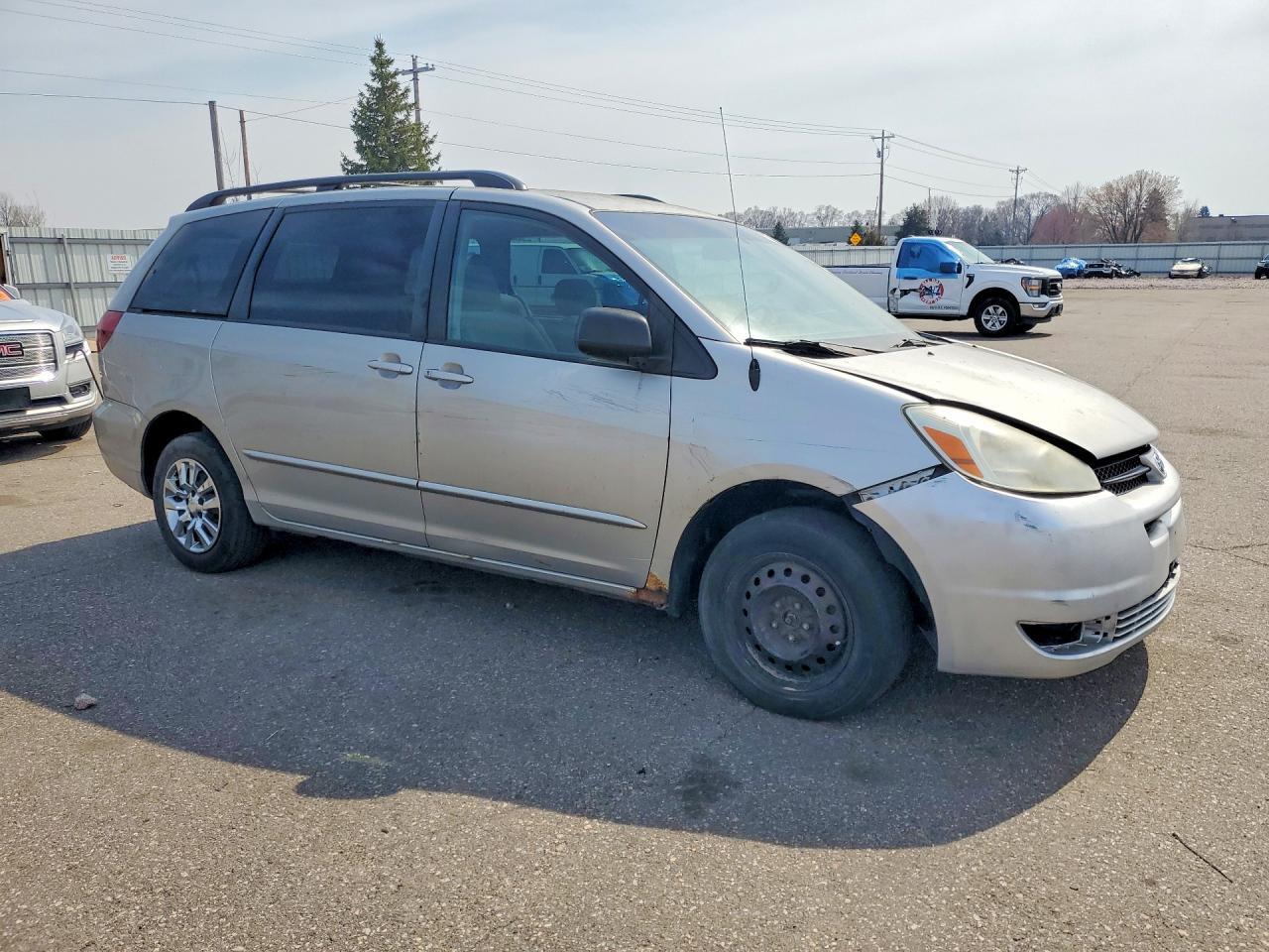 2005 TOYOTA SIENNA
