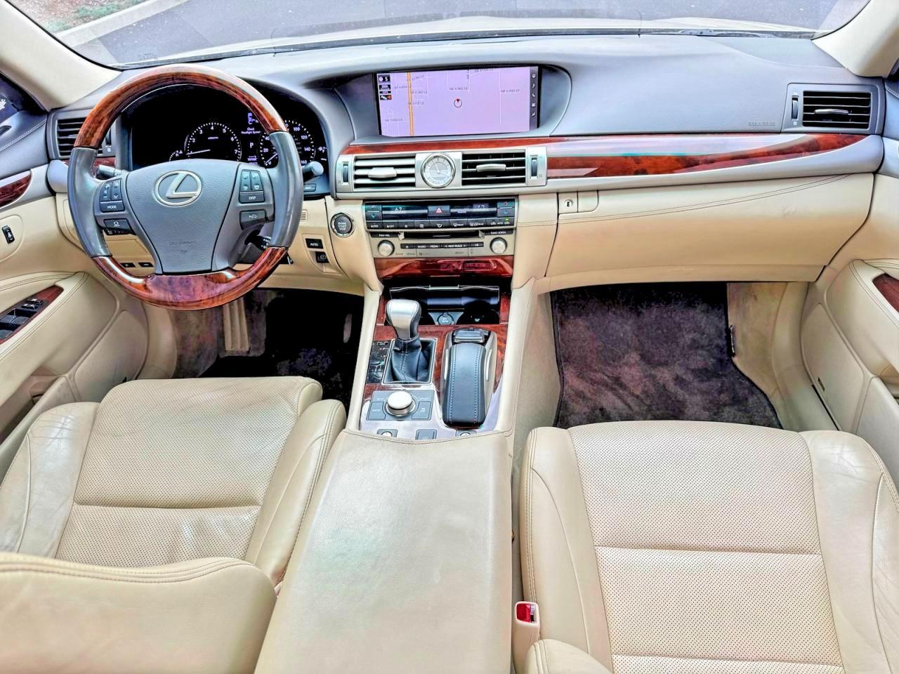 2017 LEXUS LS 460