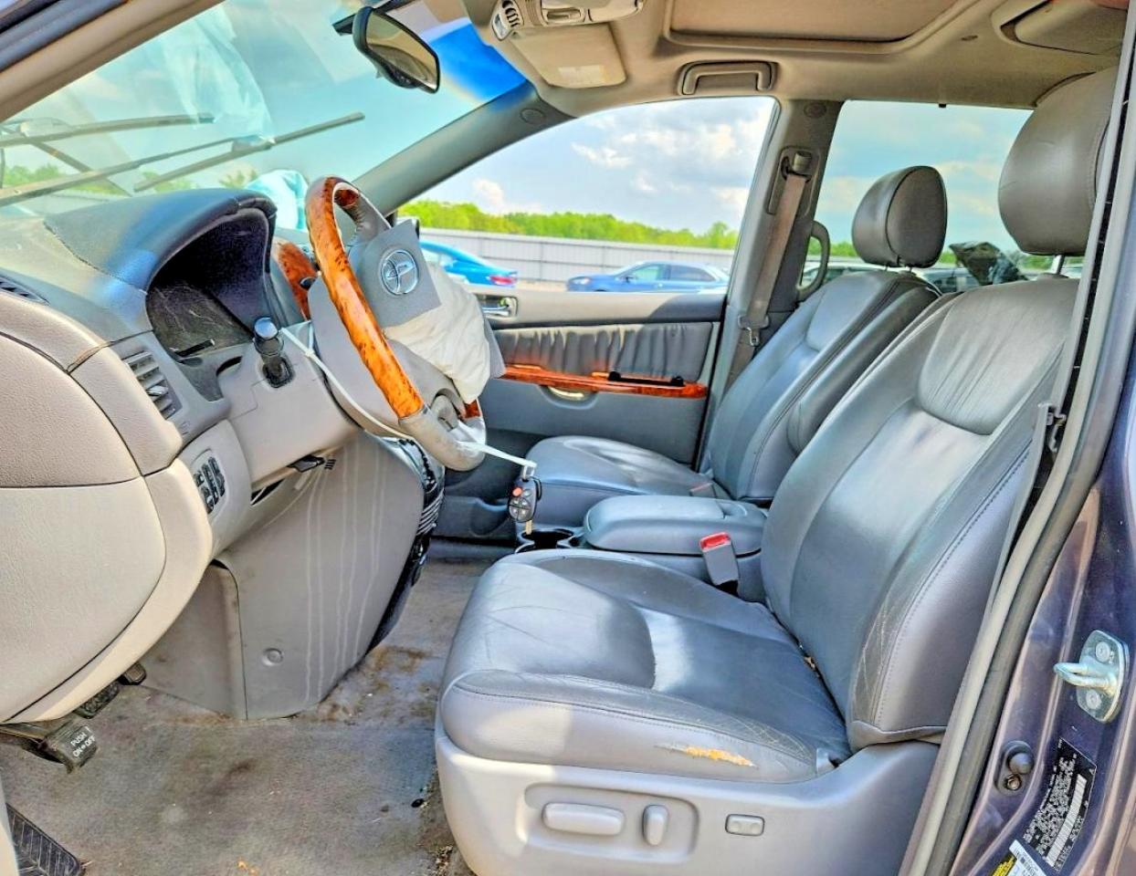 2006 TOYOTA SIENNA