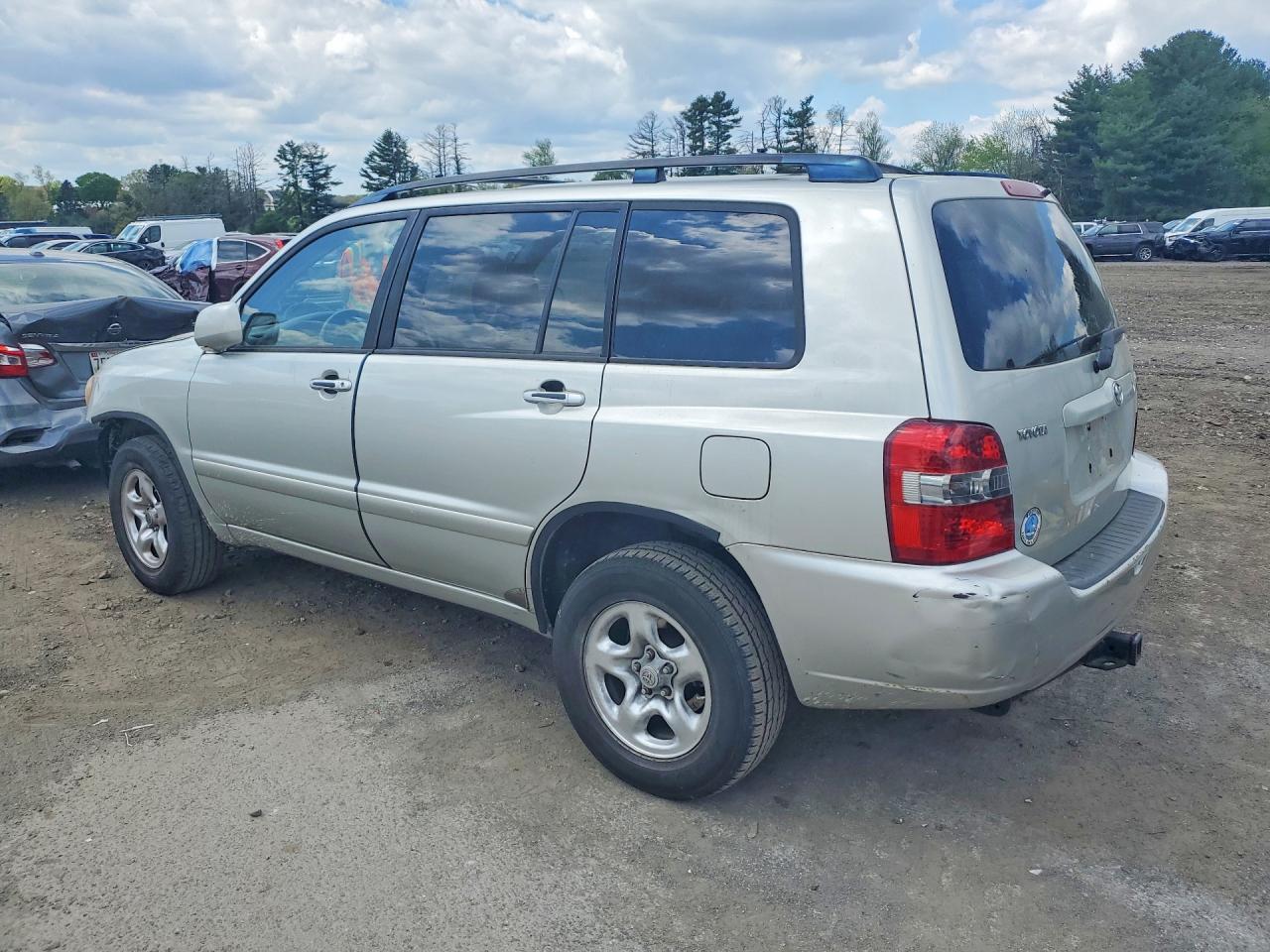 2004 TOYOTA HIGHLANDER