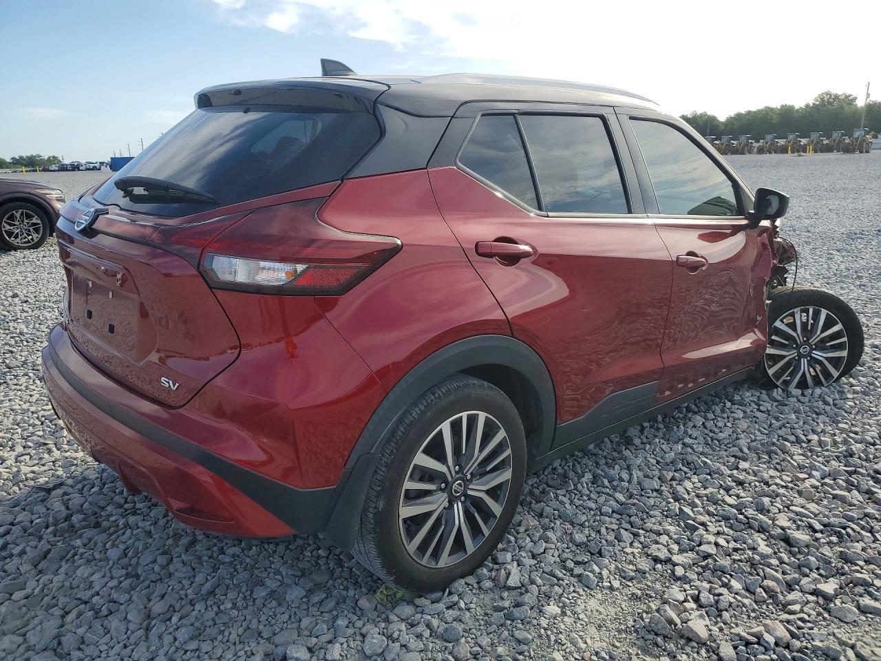 2021 NISSAN KICKS