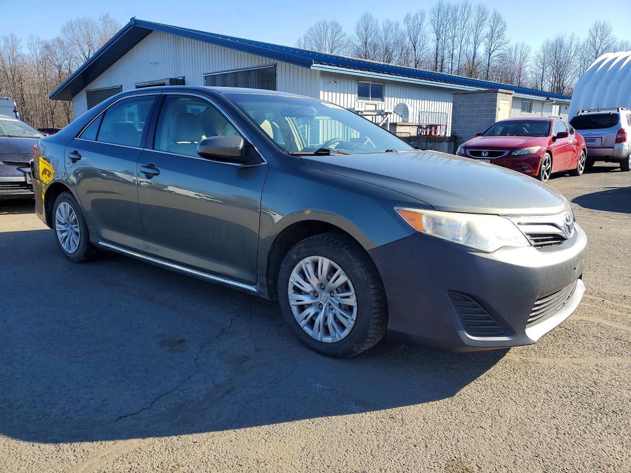 2014 TOYOTA CAMRY