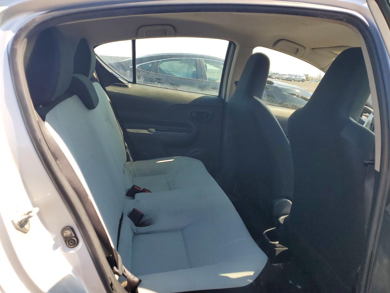 2015 TOYOTA Prius c