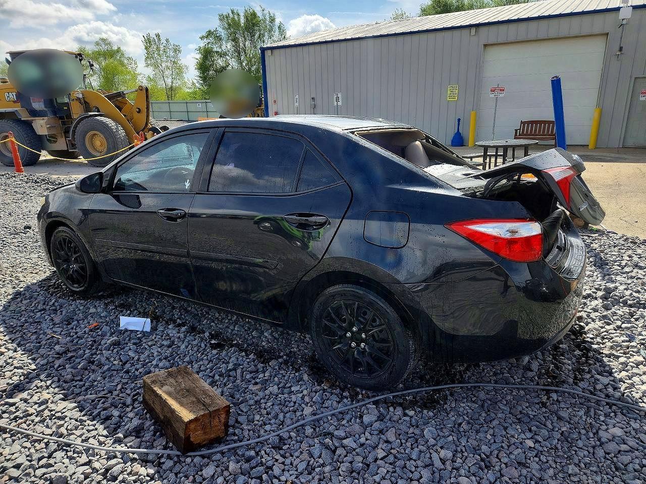 2015 TOYOTA COROLLA