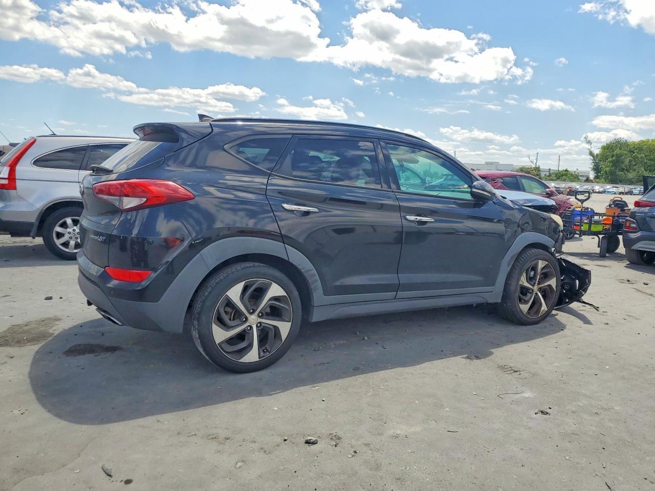 2016 HYUNDAI TUCSON