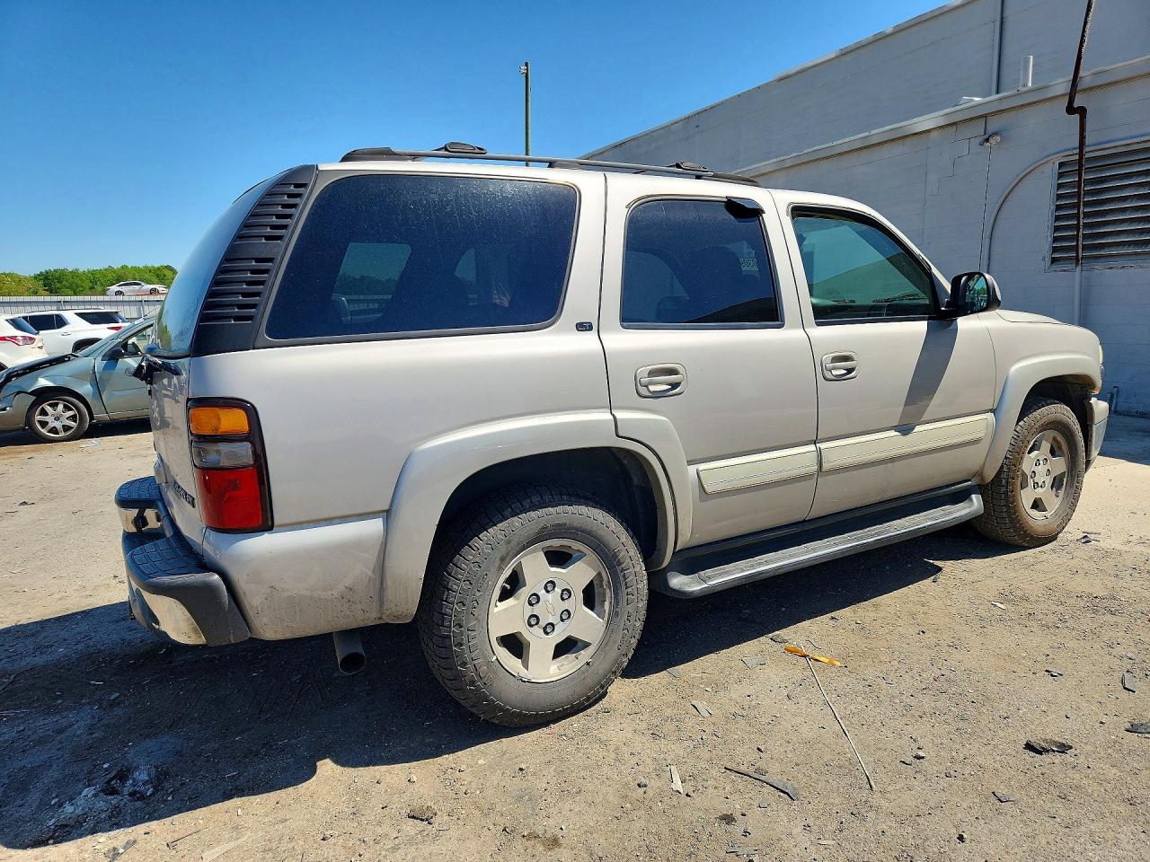 2004 CHEVROLET Tahoe