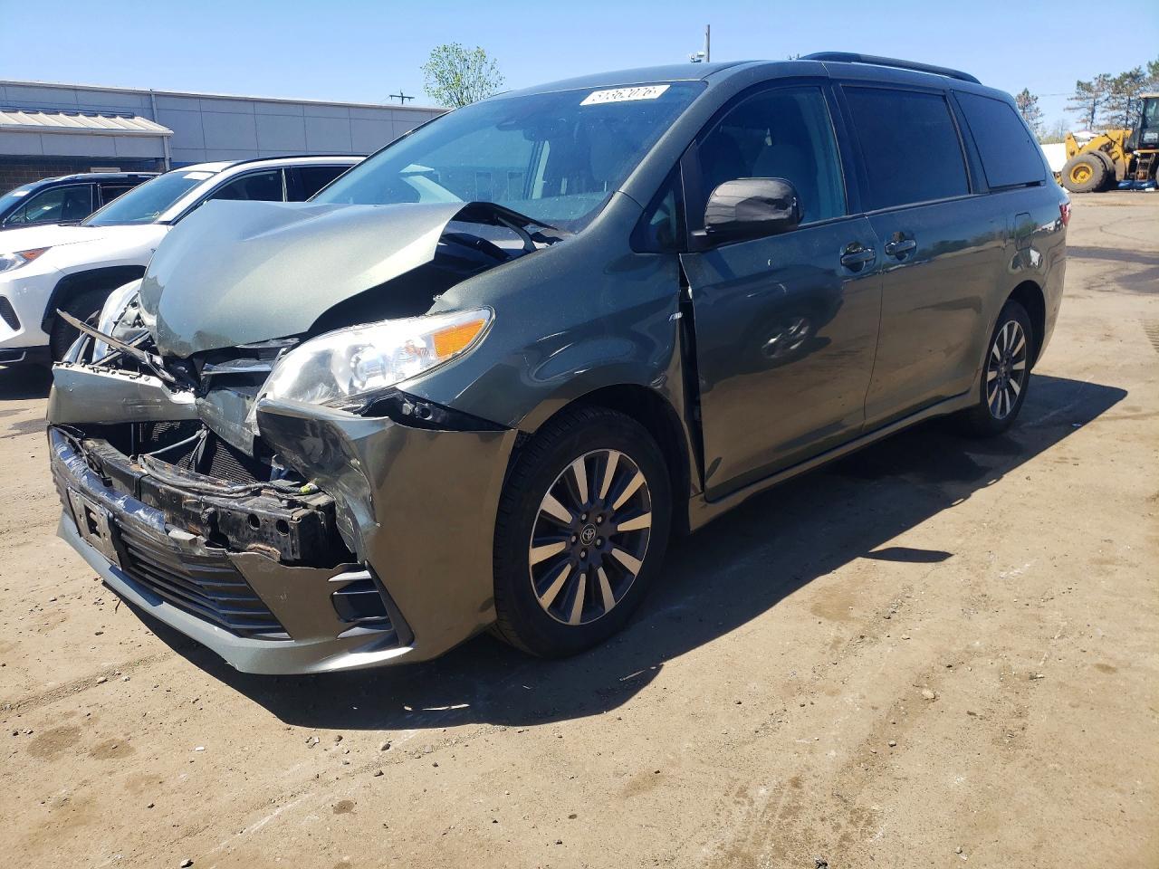 2018 TOYOTA SIENNA