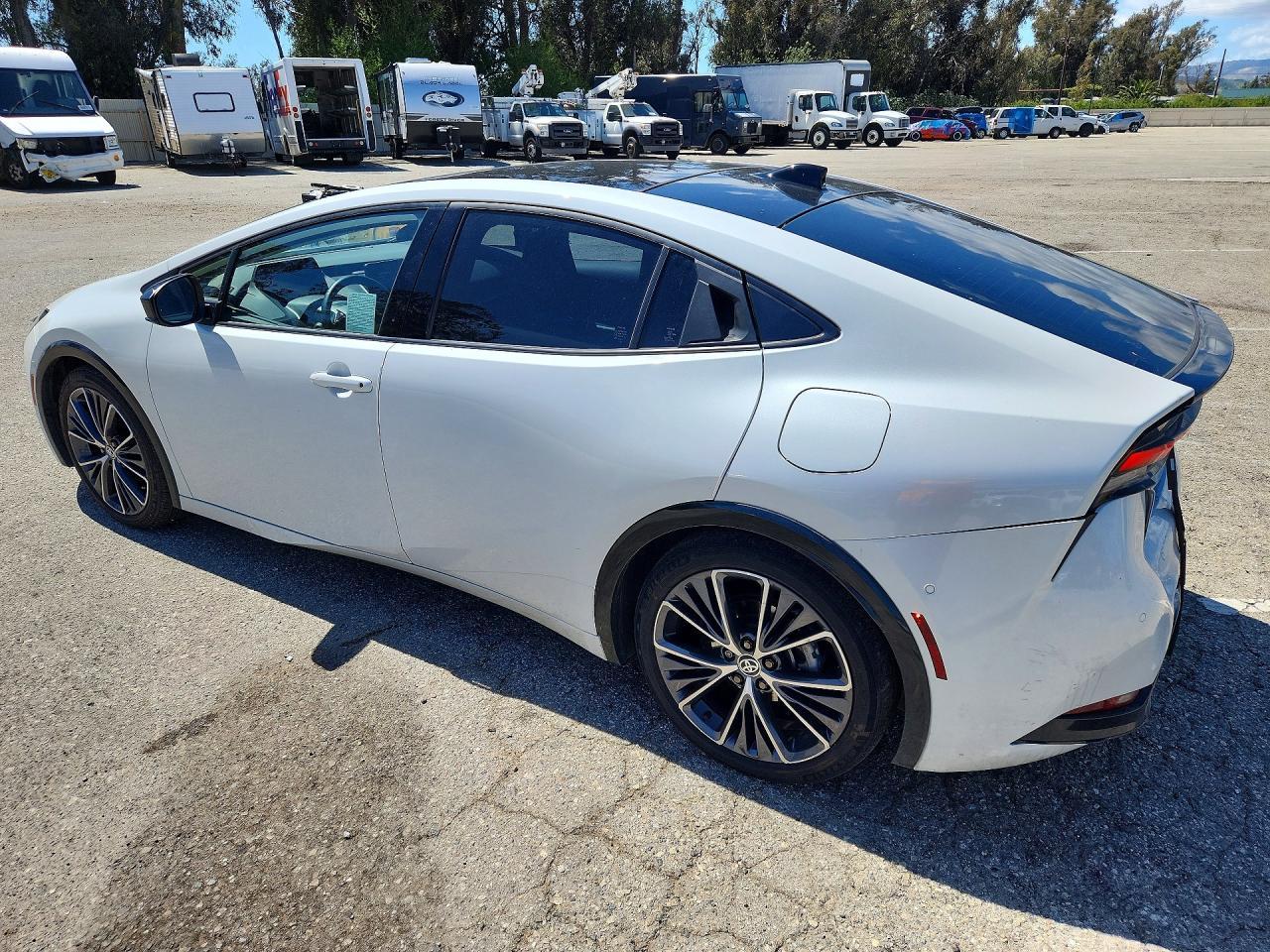 2024 TOYOTA PRIUS