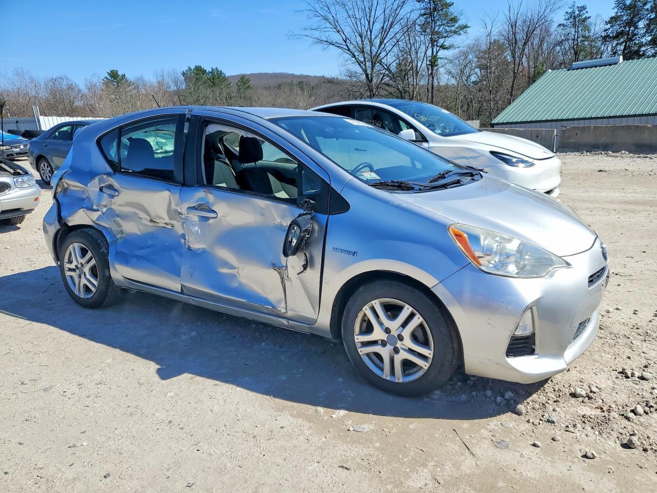 2012 TOYOTA Prius c