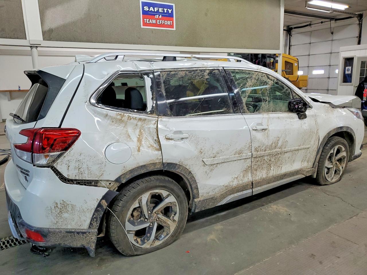 2022 SUBARU FORESTER