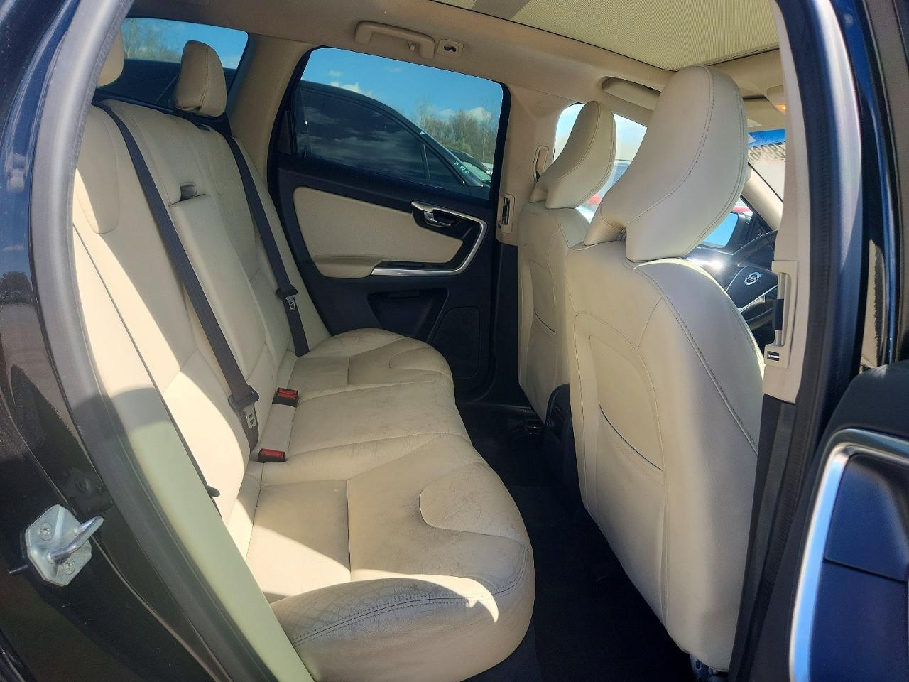 2016 VOLVO XC60