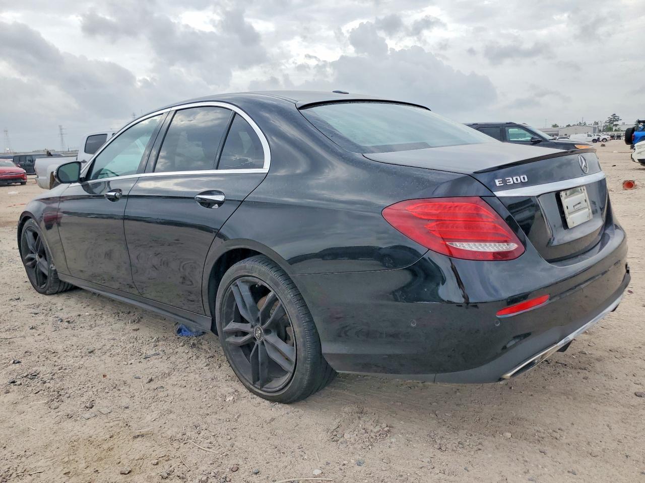 2017 MERCEDES-BENZ E-Class