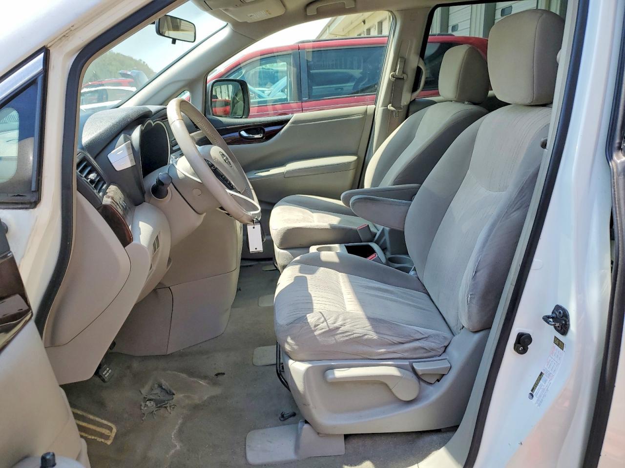2017 NISSAN Quest