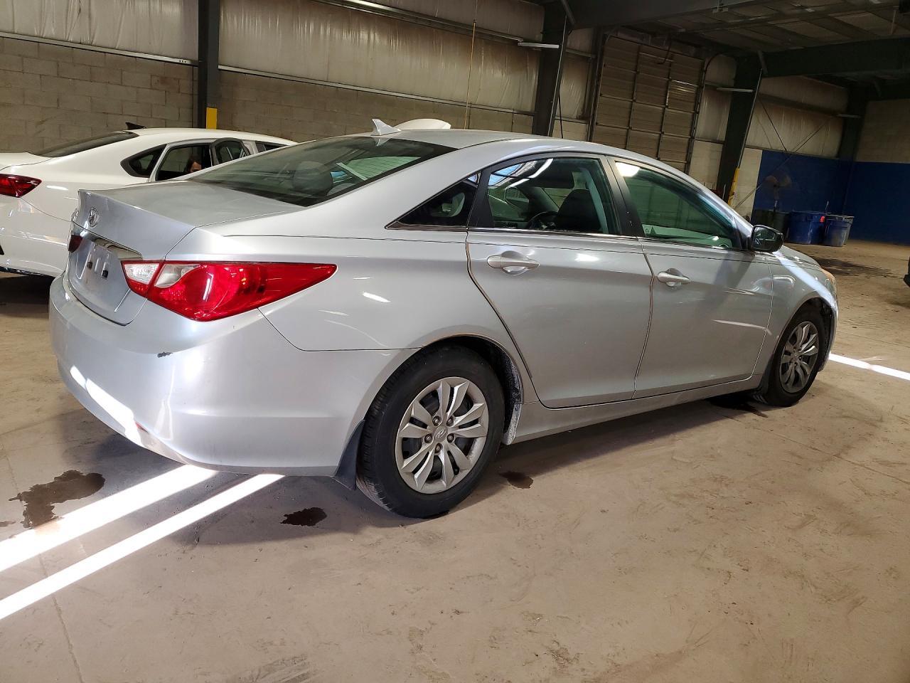 2011 HYUNDAI SONATA