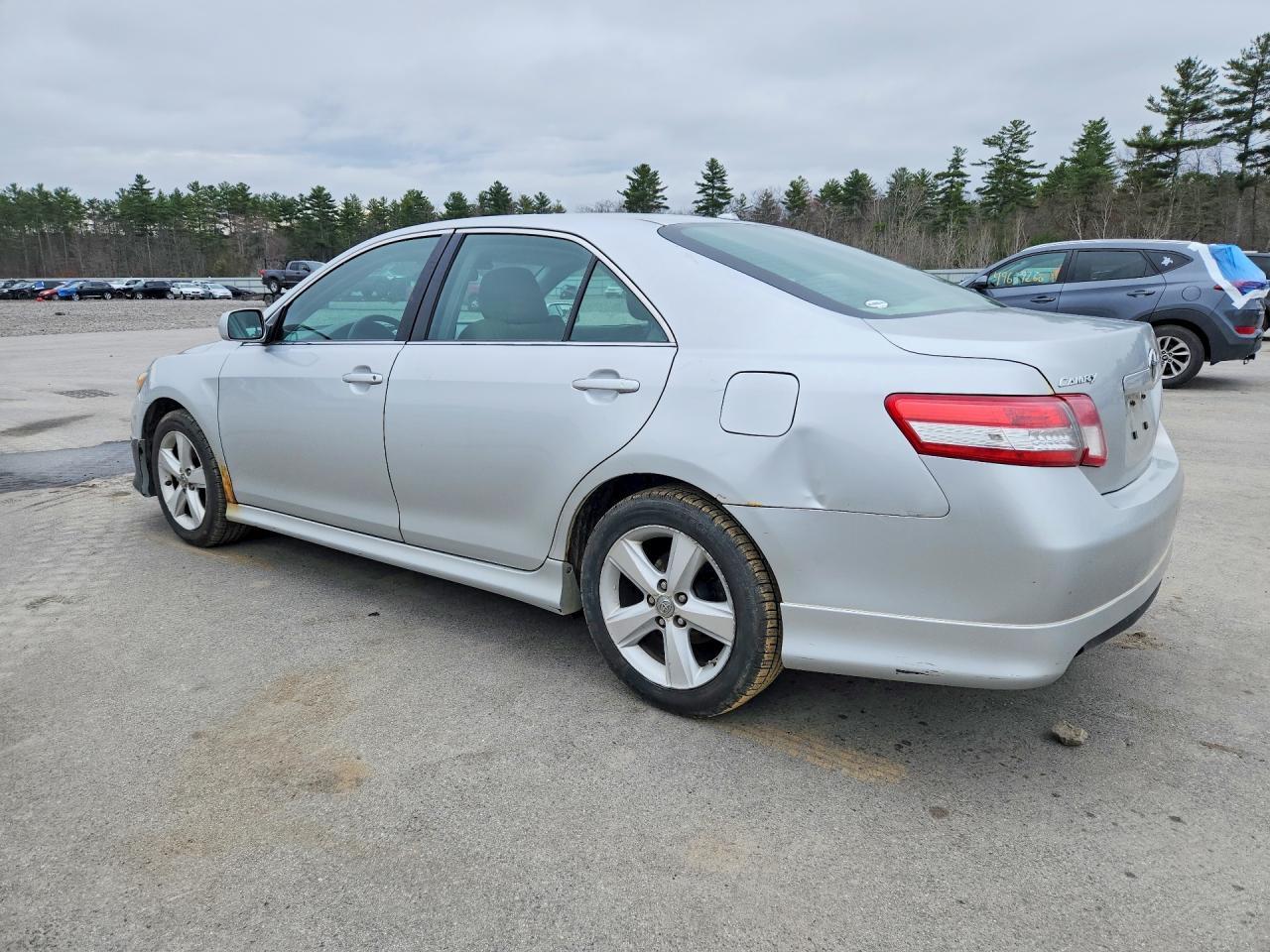 2011 TOYOTA CAMRY