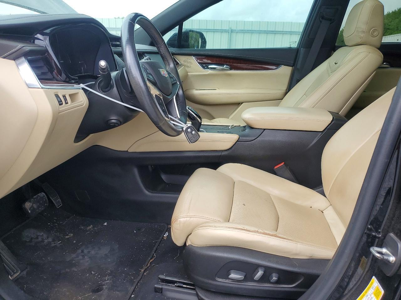 2017 CADILLAC XT5