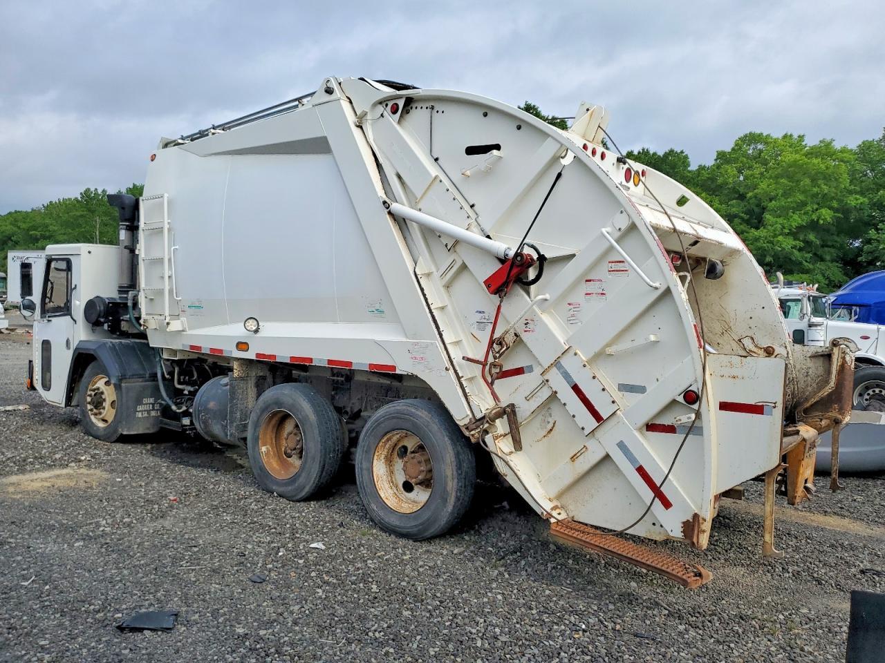 2015 Crane Carrier Low Entry