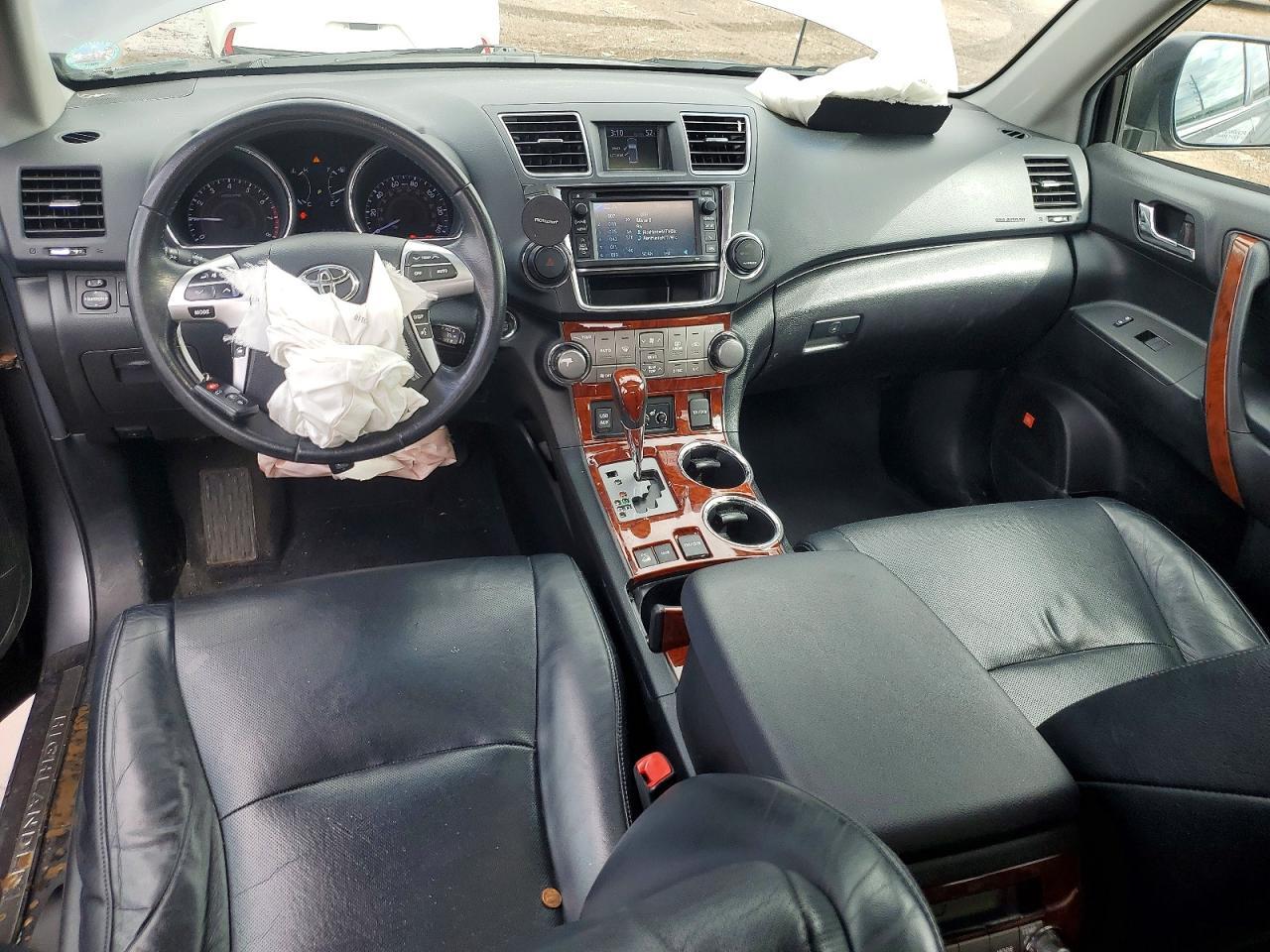 2013 TOYOTA HIGHLANDER