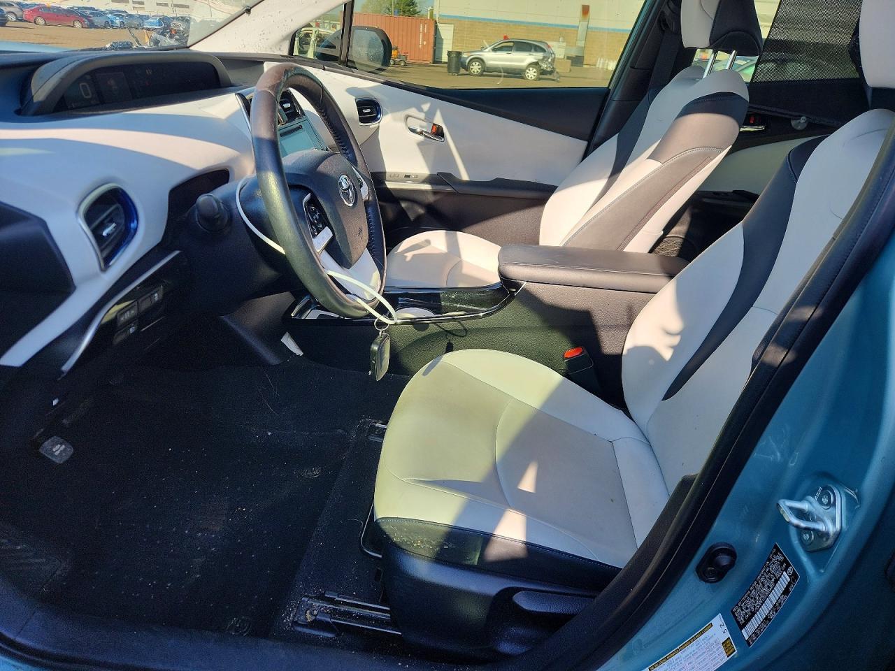 2016 TOYOTA PRIUS