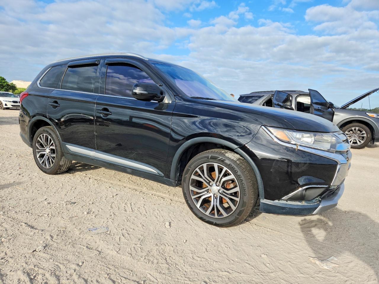 2018 MITSUBISHI outlander