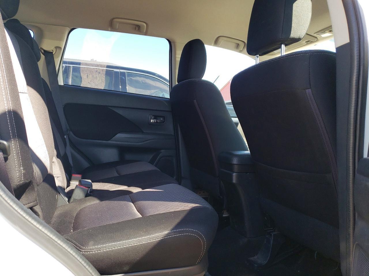 2015 MITSUBISHI outlander