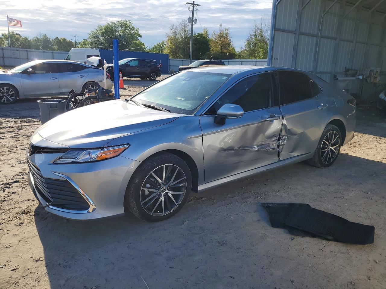 2023 TOYOTA CAMRY