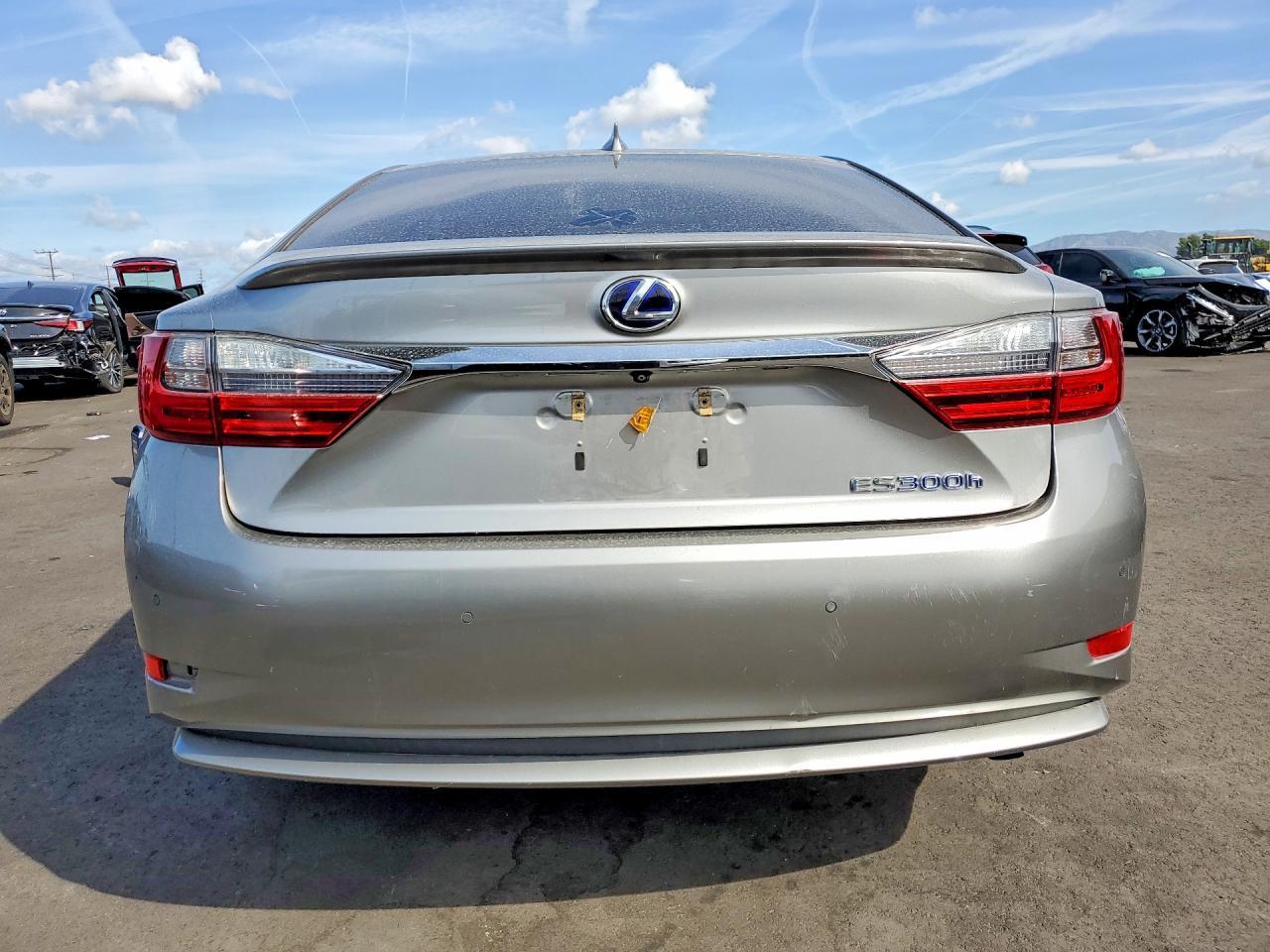 2016 LEXUS ES 300H
