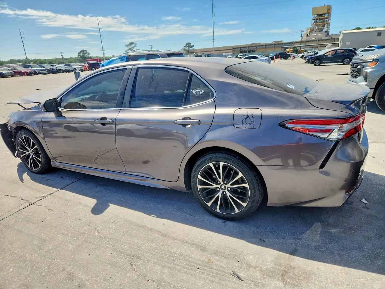 2018 TOYOTA CAMRY