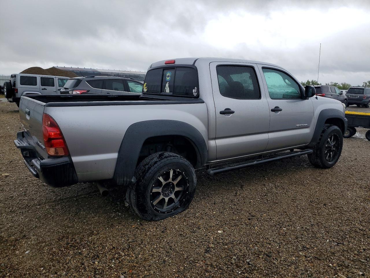 2015 TOYOTA TACOMA