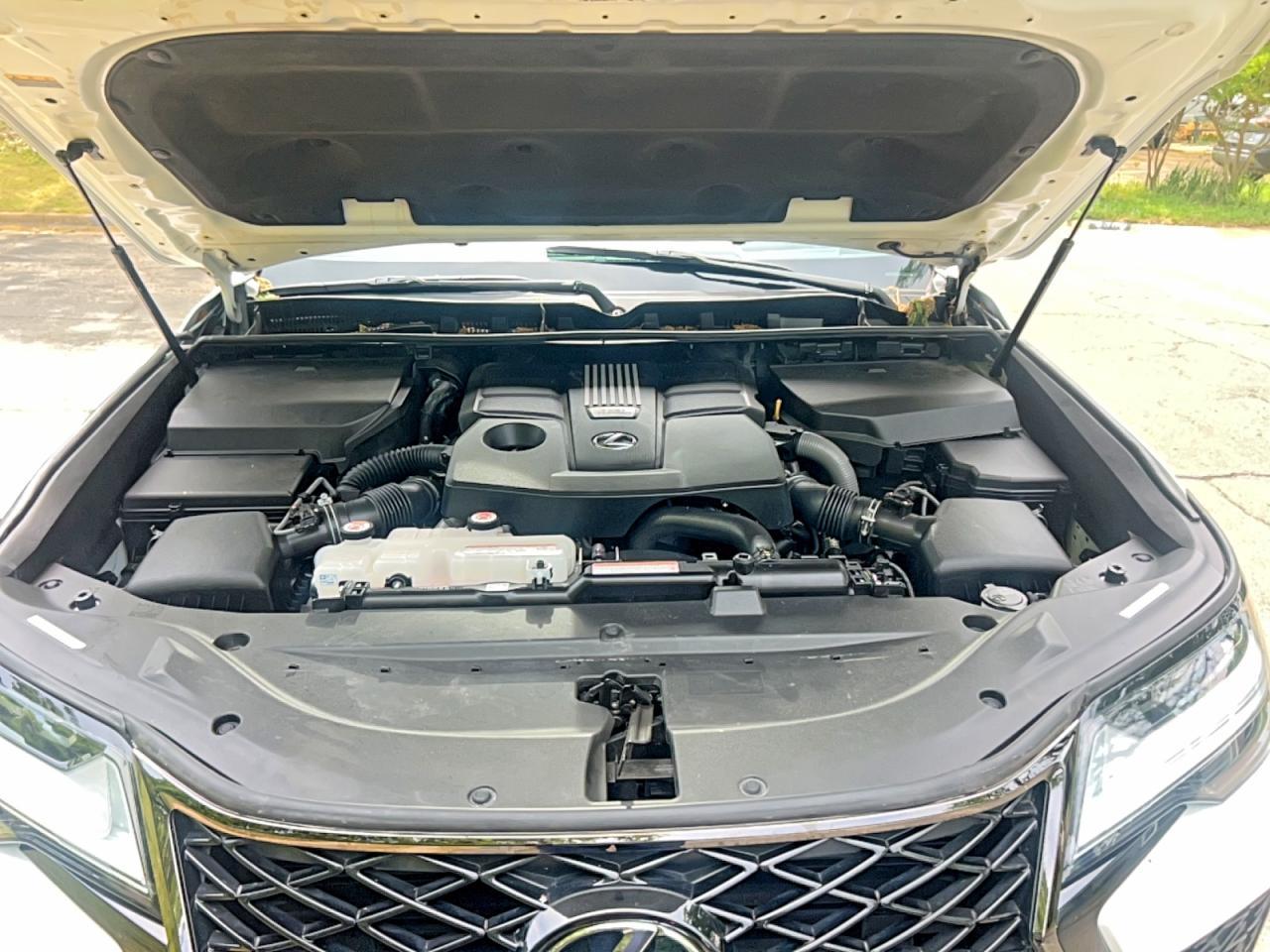 2024 LEXUS LX 600