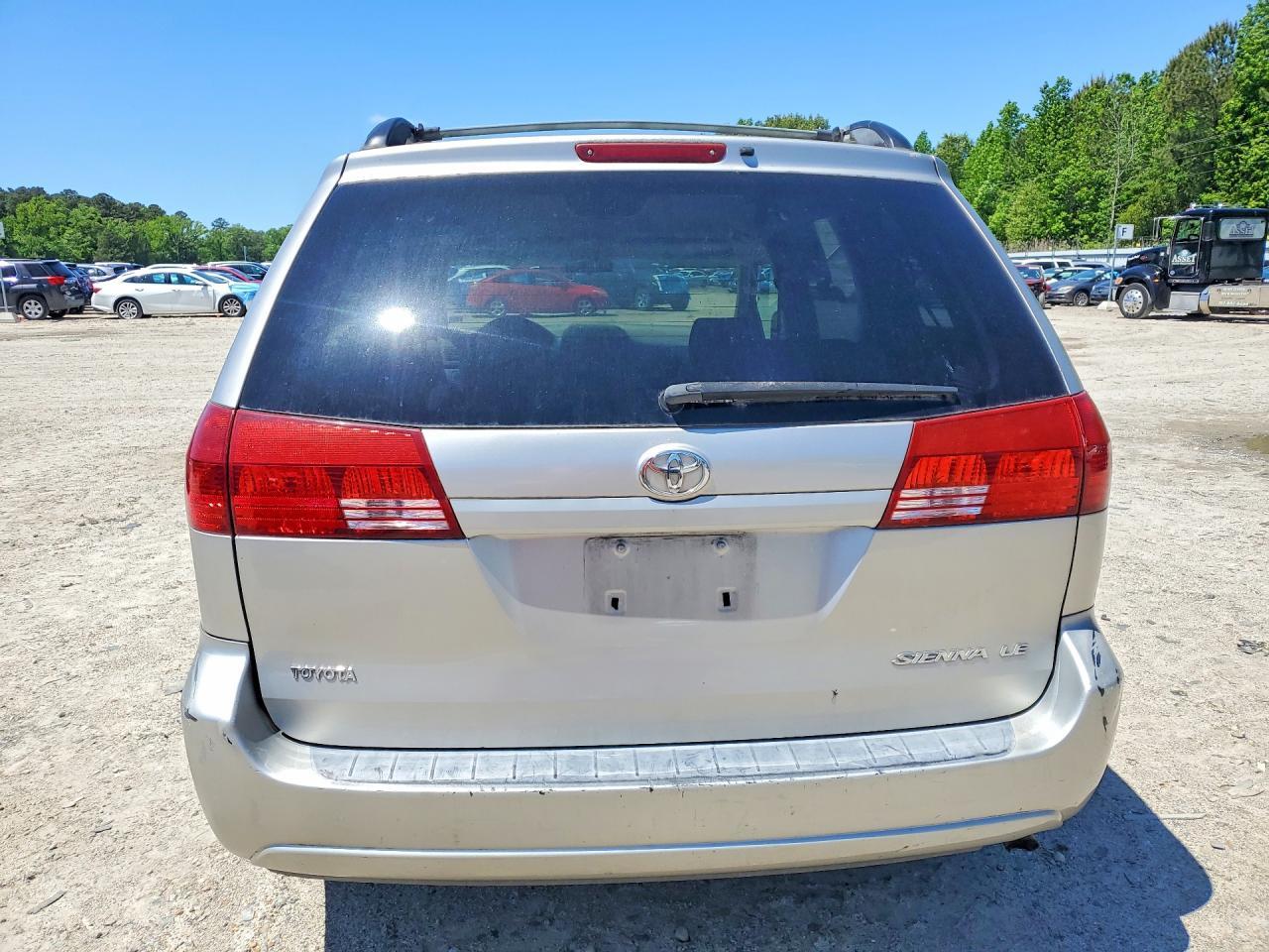 2005 TOYOTA SIENNA