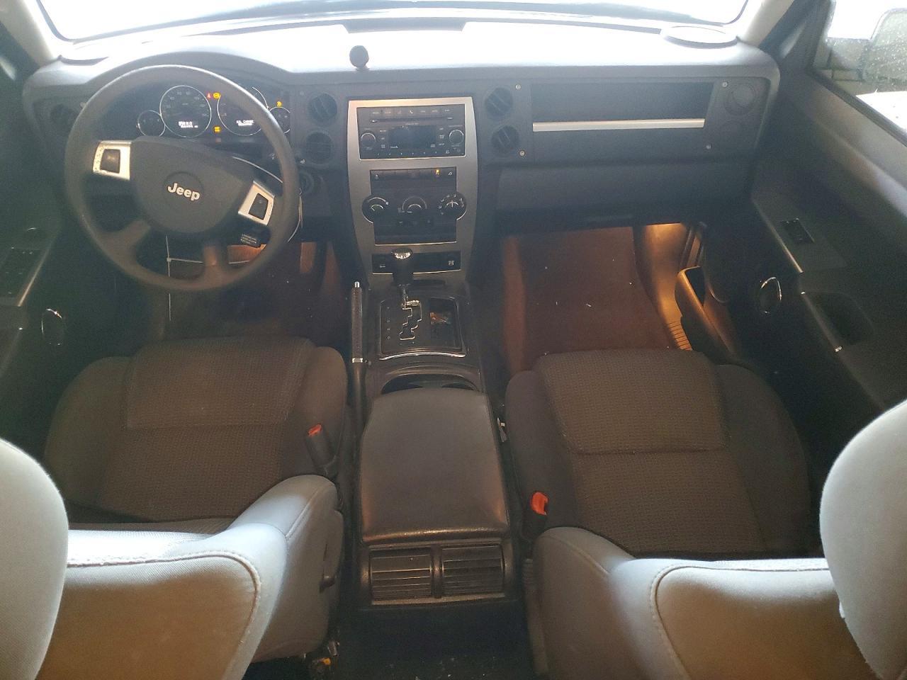 2010 JEEP Commander