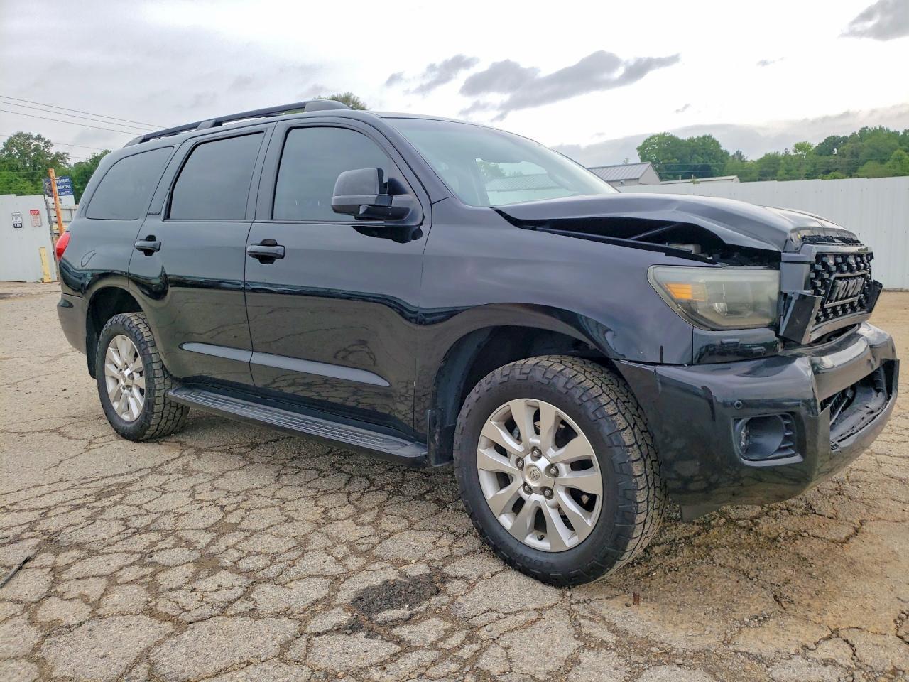 2011 TOYOTA Sequoia