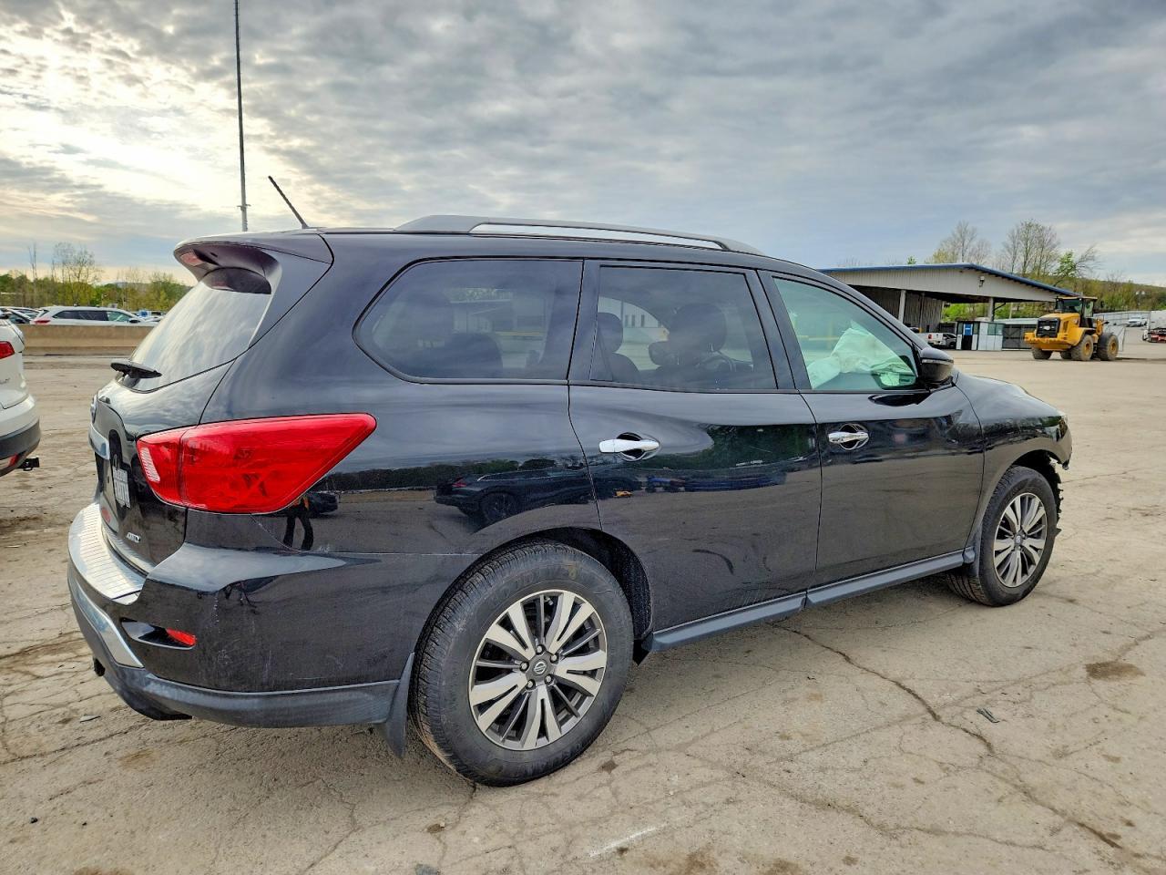 2017 NISSAN PATHFINDER