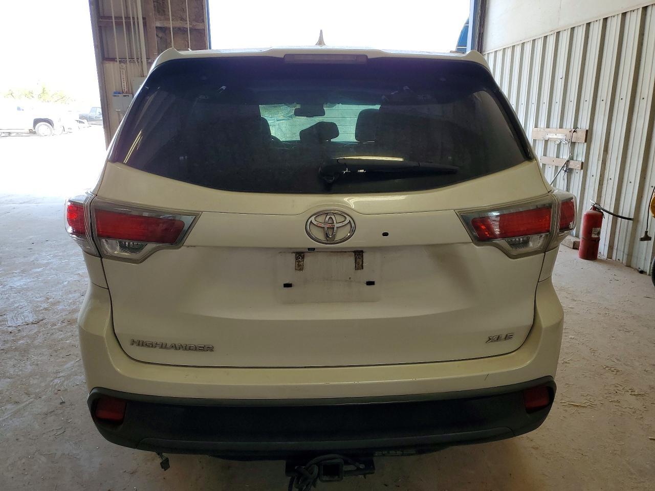2016 TOYOTA HIGHLANDER