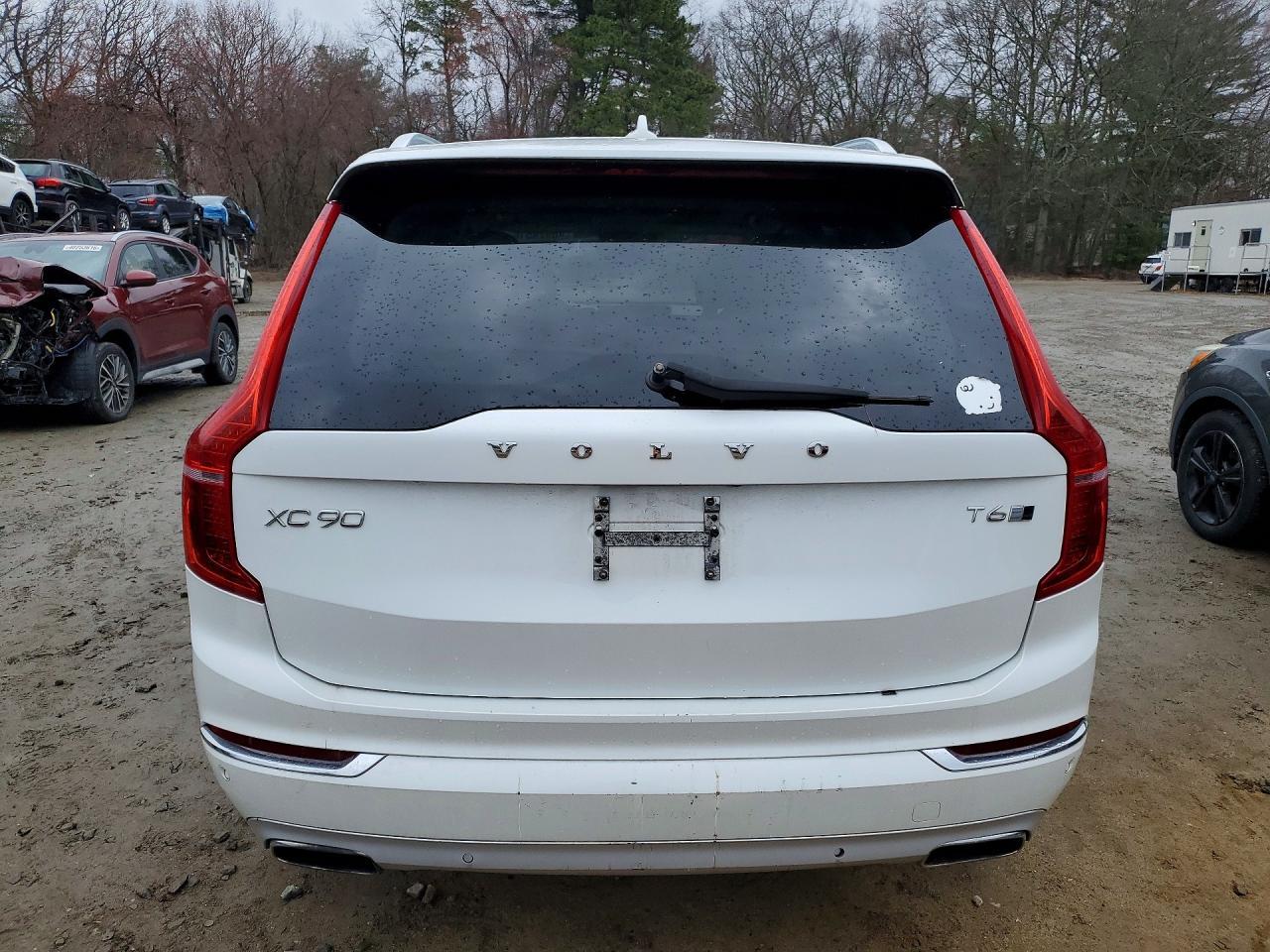 2016 VOLVO XC90