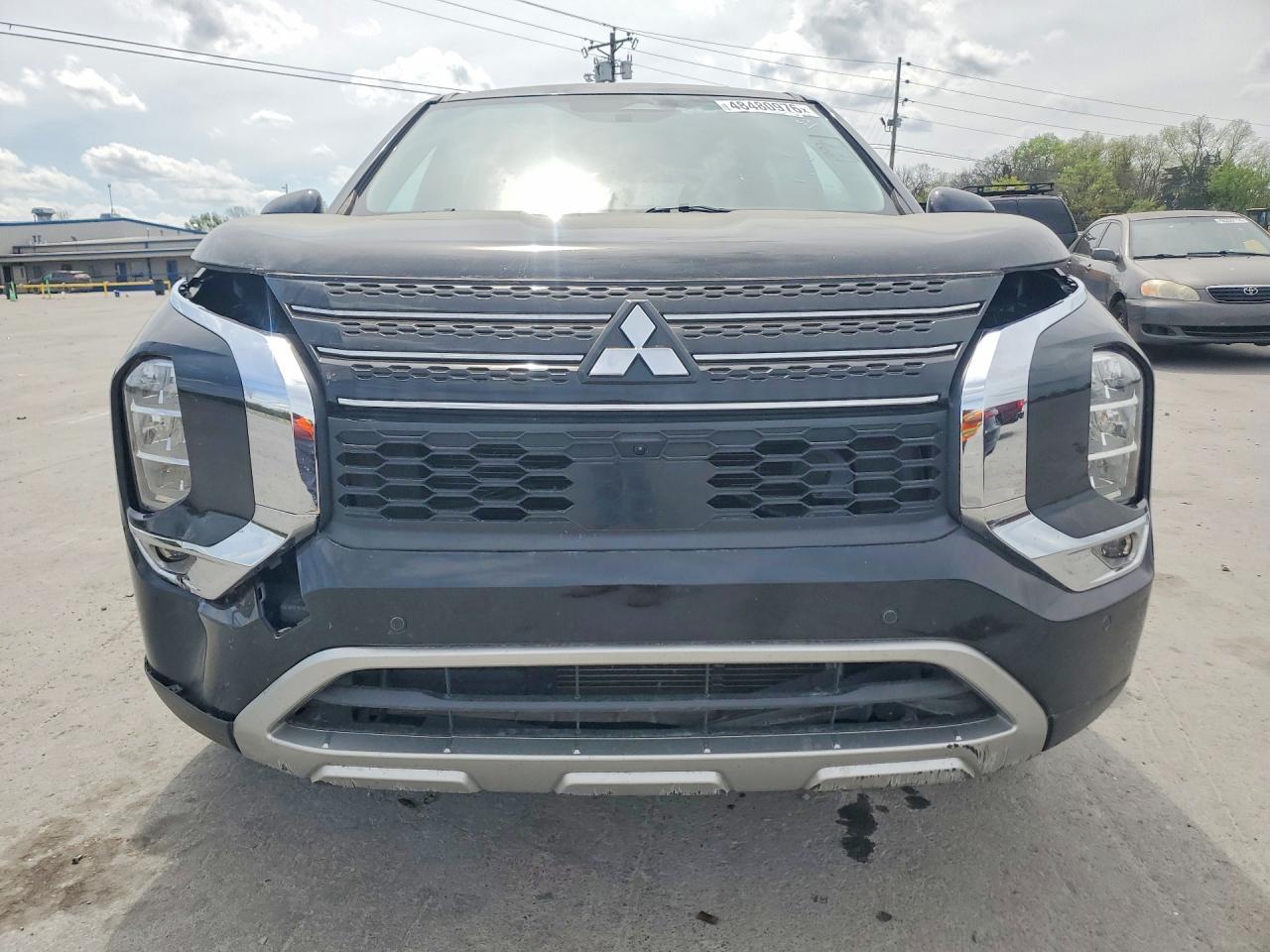 2023 MITSUBISHI outlander