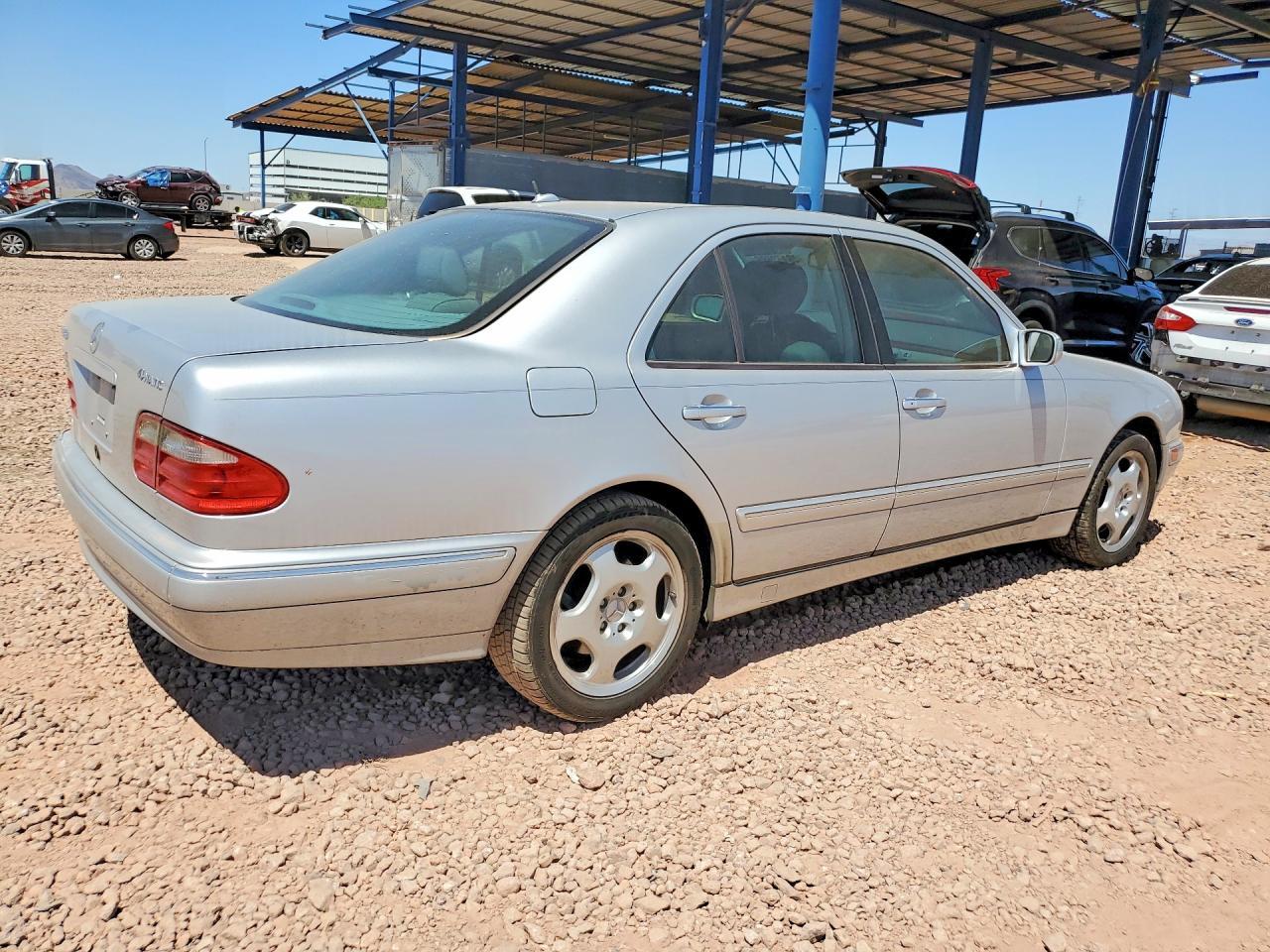 2001 MERCEDES-BENZ E-Class